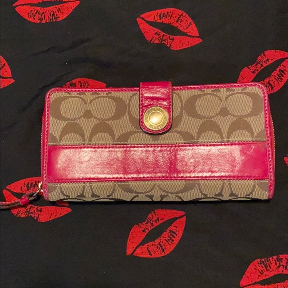 Coach wallet pink
